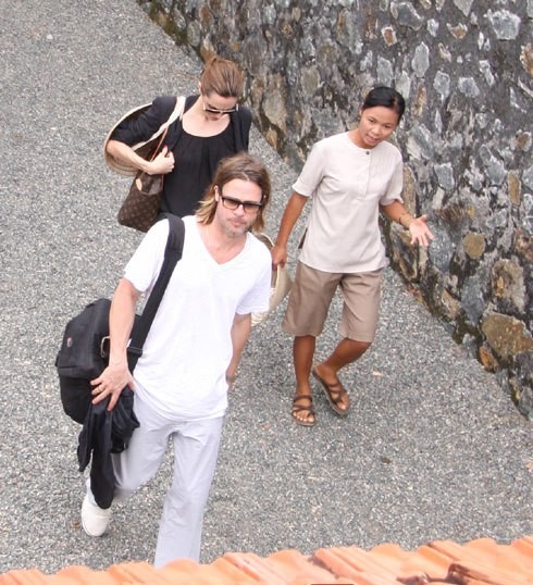 Theo VnExpress, ngay sau khi đặt chân đến Côn Đảo, gia đình Angelina - Brad đã có ý định ghé thăm khu di tích lịch sử nổi tiếng ở đây.